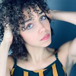 Meet your Posher, Claire